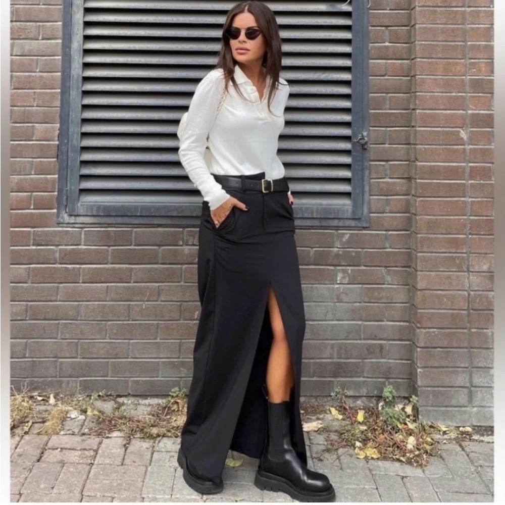 ZARA DOUBLE WAISTED SKIRT. Black. Size XS. NWT.